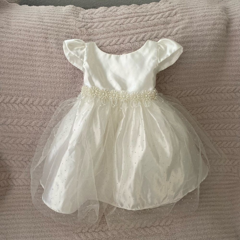 Elegant White Baby Girl Dress with Tulle Skirt